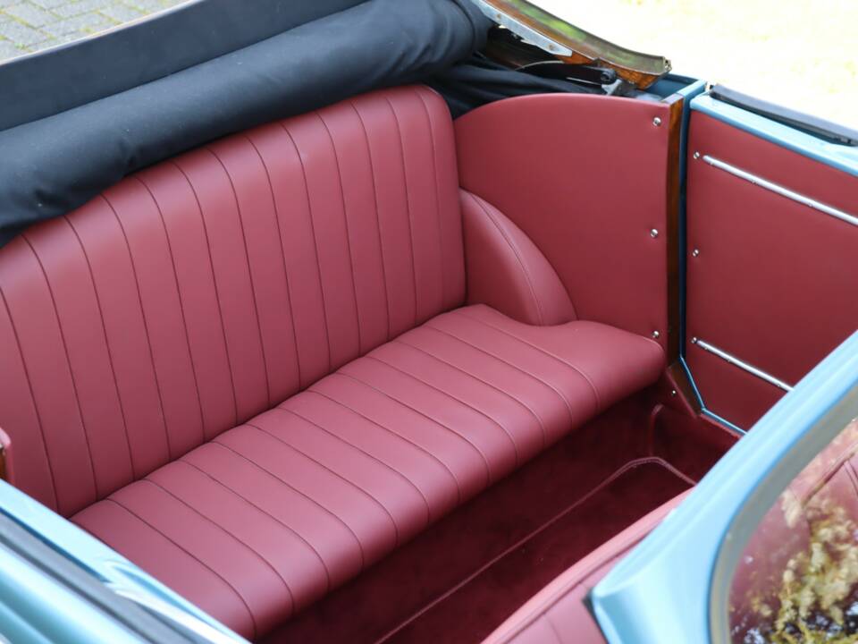 Image 34/50 of Dyna-Veritas Cabriolet (1952)