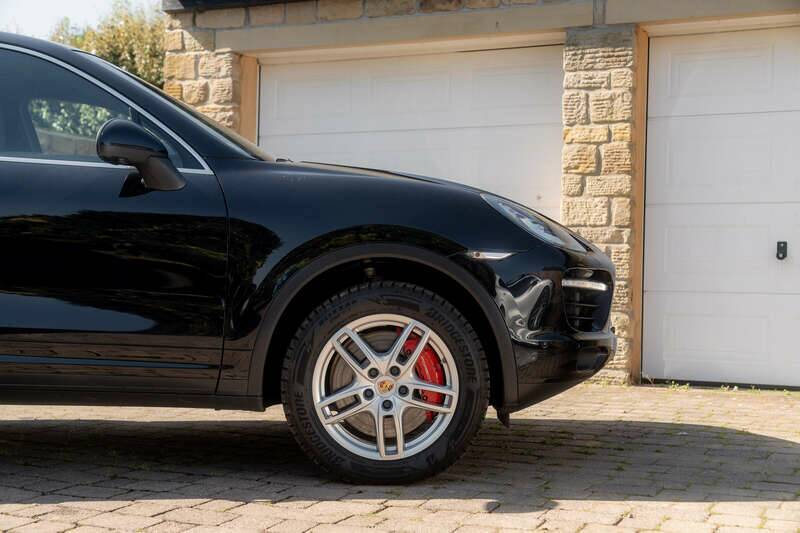 Bild 17/50 von Porsche Cayenne Turbo (2012)