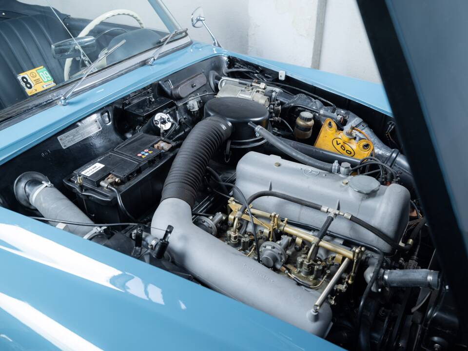 Image 38/40 of Mercedes-Benz 190 SL (1962)