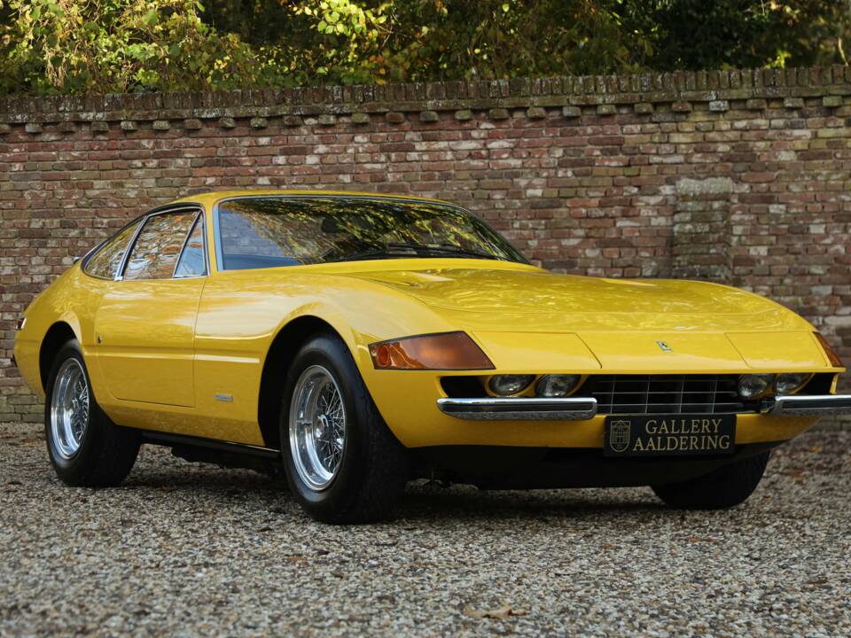 Image 24/50 of Ferrari 365 GTB/4 Daytona (1973)