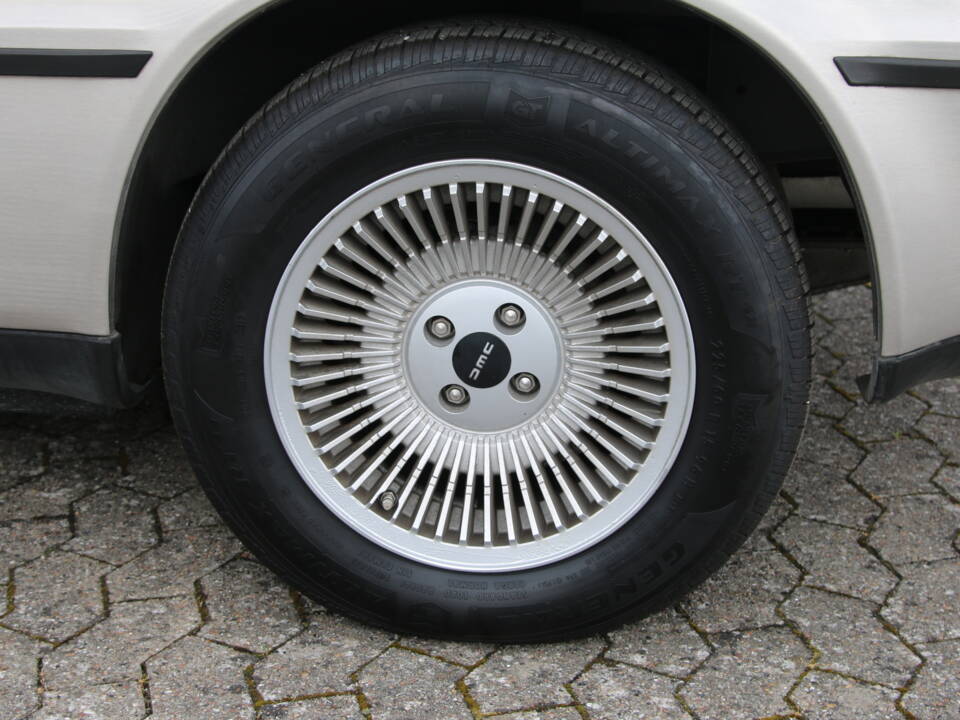 Image 46/92 of DeLorean DMC-12 (1982)