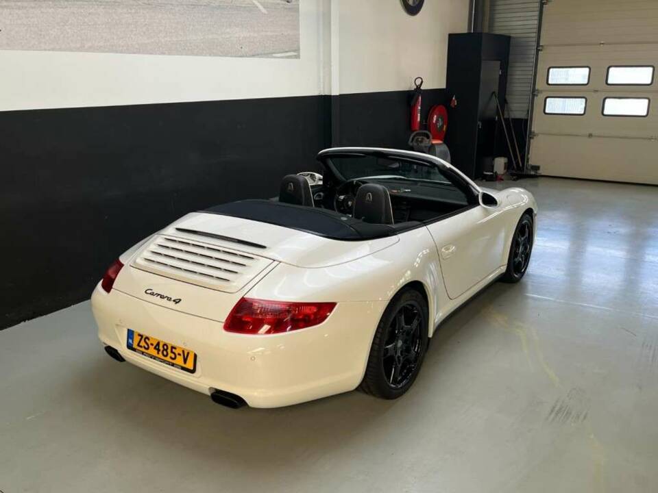Bild 38/50 von Porsche 911 Carrera 4 (2007)