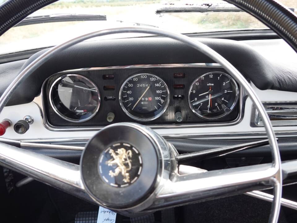Image 9/36 de Peugeot 404 Coupé (1967)