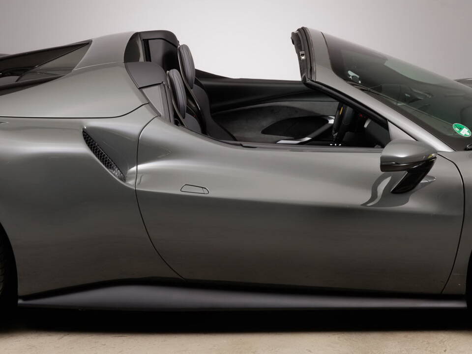Image 12/42 de Ferrari 296 GTS (2024)