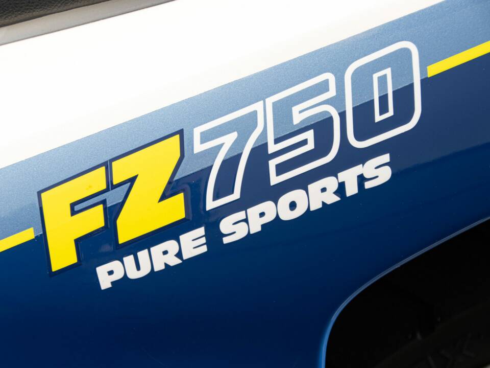 Image 37/50 of Yamaha FZ 750 (1986)