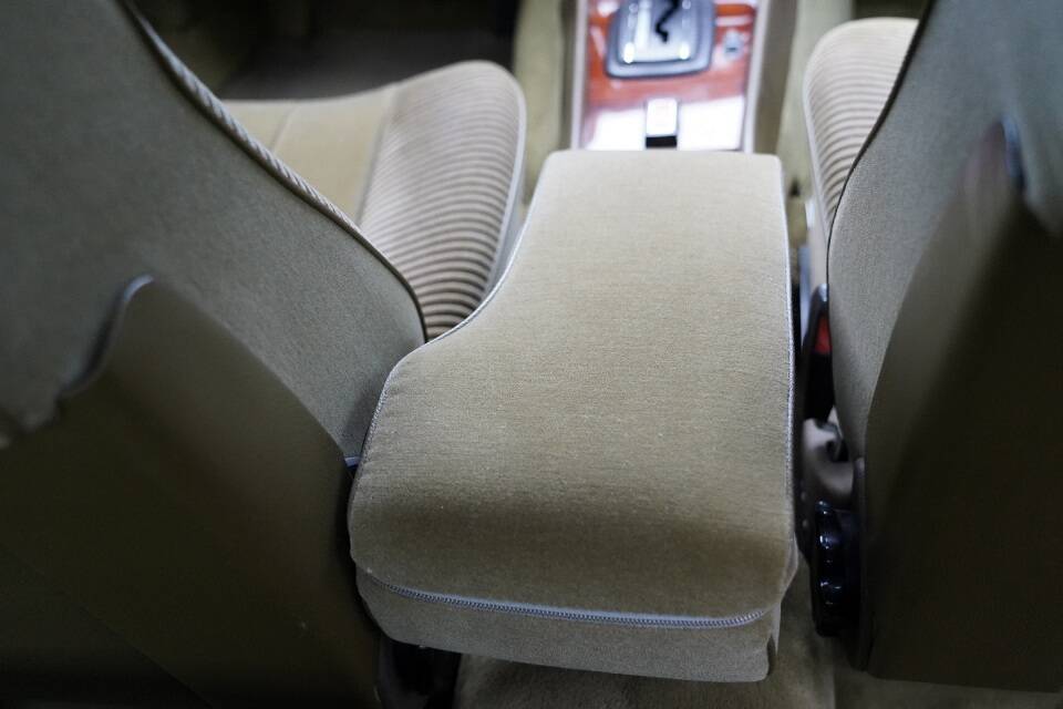 Image 17/19 of Mercedes-Benz 350 SE (1977)
