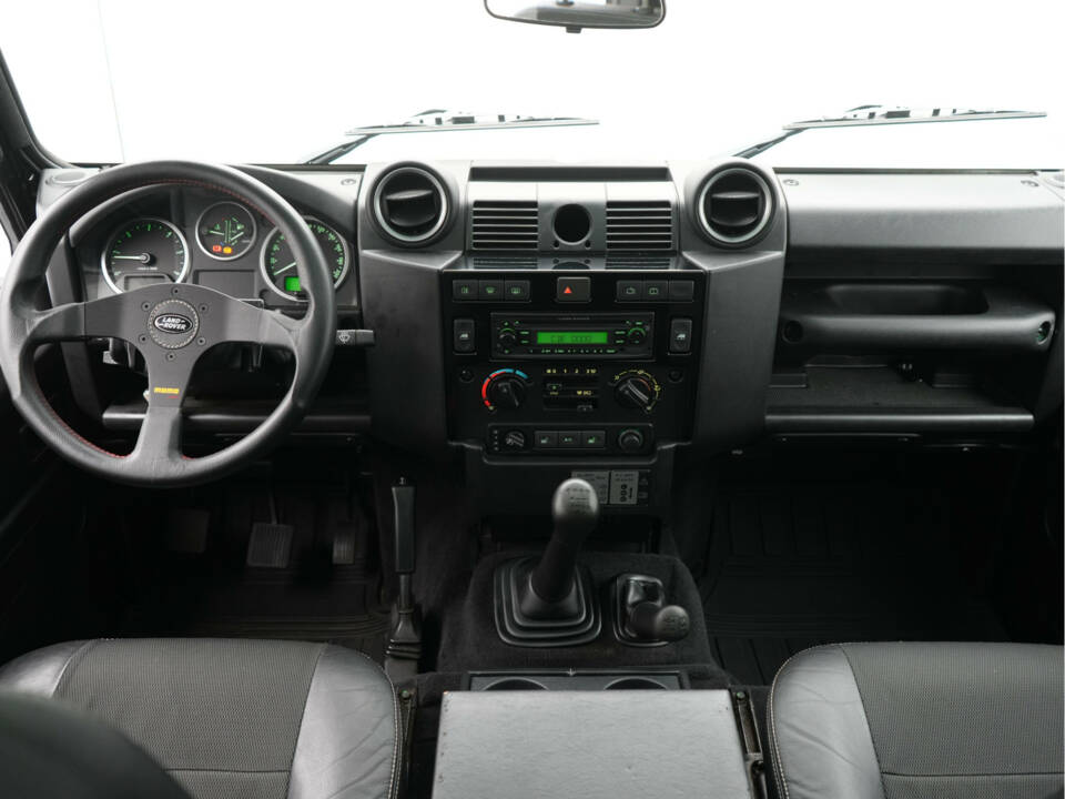 Image 5/35 de Land Rover Defender 110 (2007)