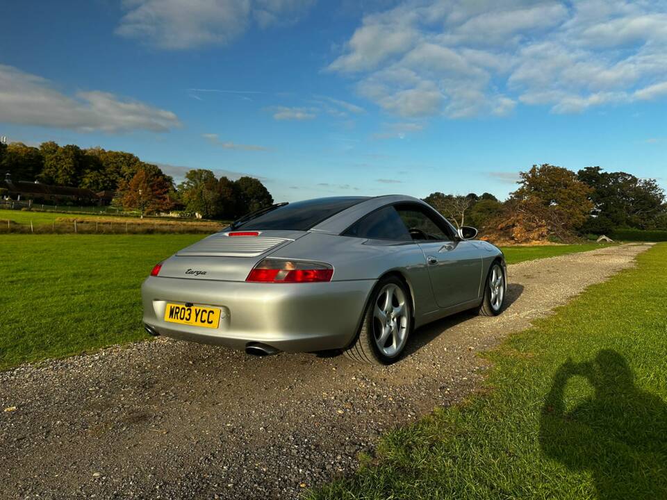 Image 6/54 de Porsche 911 Carrera (2003)
