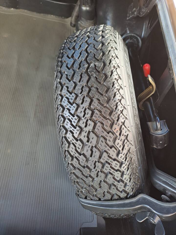 Image 24/73 of Mercedes-Benz 280 SE (1971)