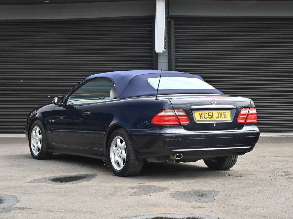 Image 44/50 of Mercedes-Benz CLK 230 Kompressor (2002)