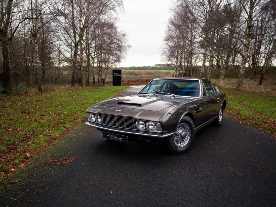 Image 2/63 de Aston Martin DBS (1968)