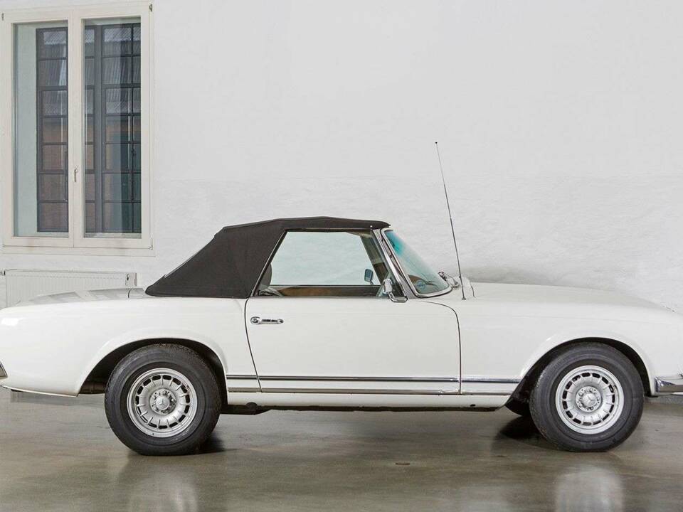 Image 12/20 of Mercedes-Benz 280 SL (1968)