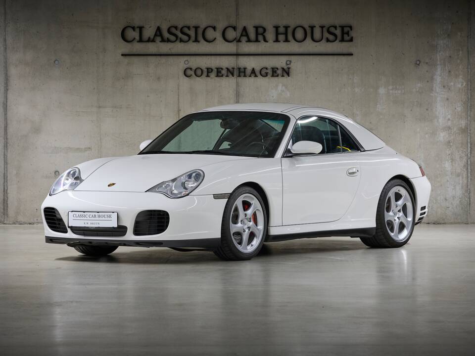 Bild 11/100 von Porsche 911 Carrera 4S (2004)