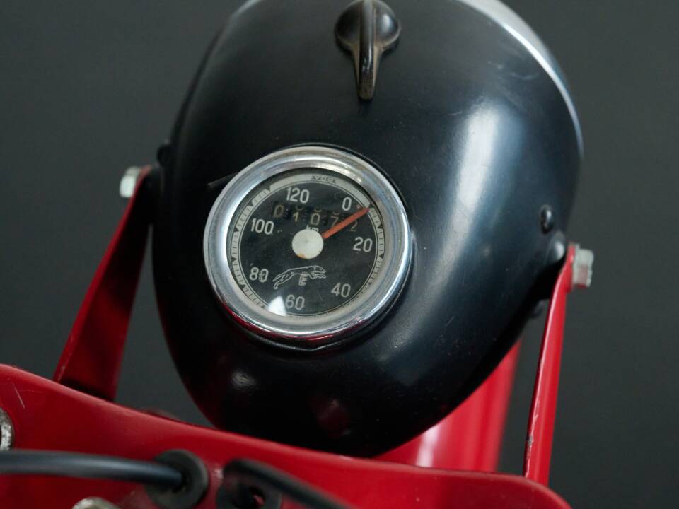 Image 15/28 of MV Agusta 125 TR (1958)