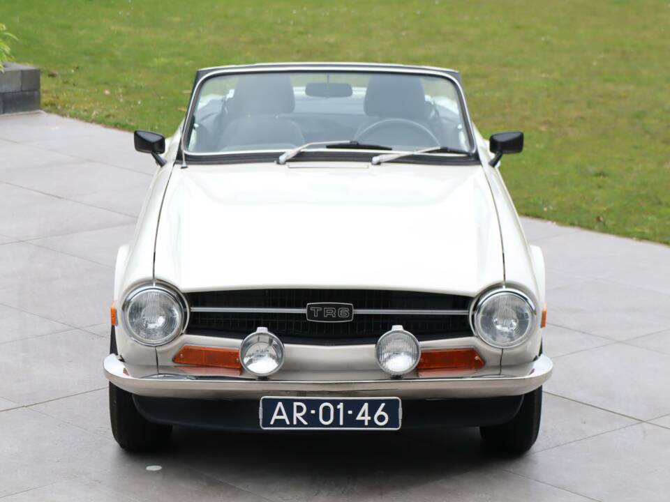 Image 46/50 de Triumph TR 6 (1970)