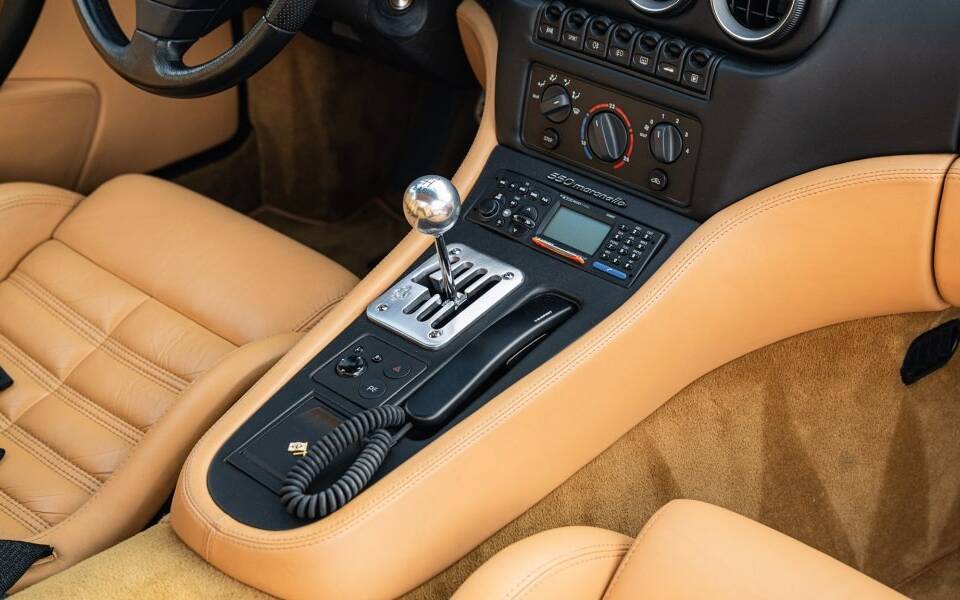 Bild 32/49 von Ferrari 550 Maranello (2000)