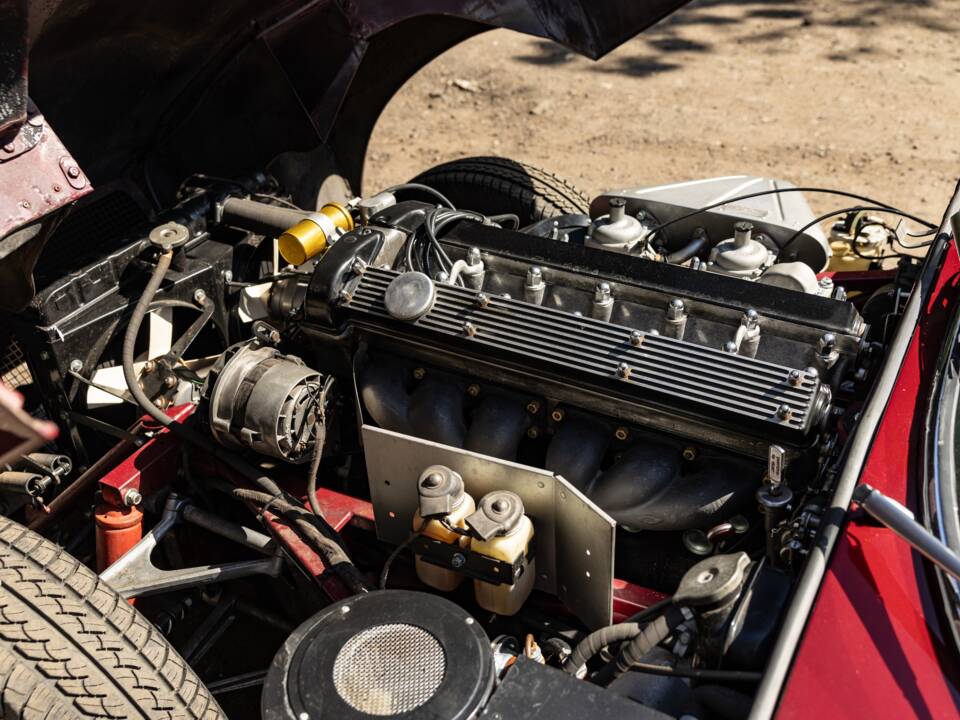 Imagen 11/25 de Jaguar Type E (2+2) (1969)