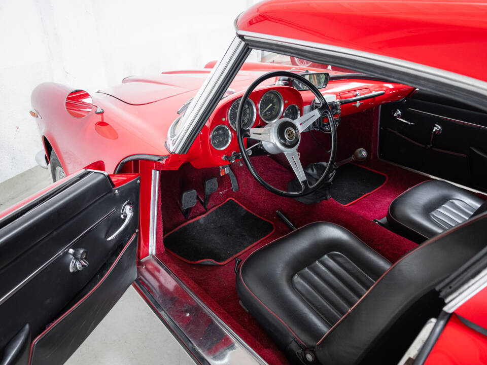 Image 7/39 of Alfa Romeo 2000 Spider (1960)