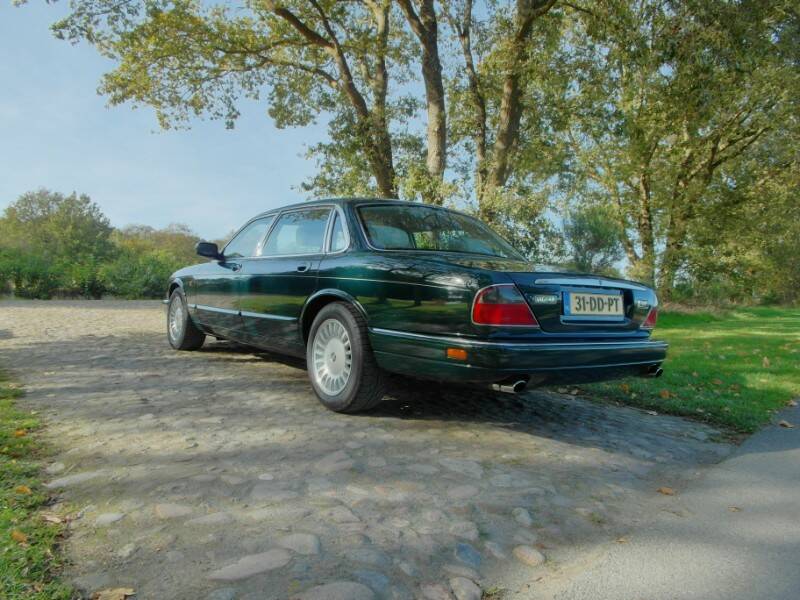 Bild 70/76 von Jaguar XJ12 6.0 (1995)