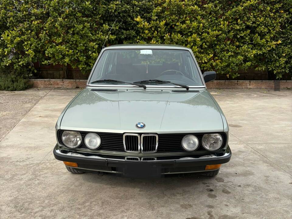 Bild 6/41 von BMW 520i (1982)