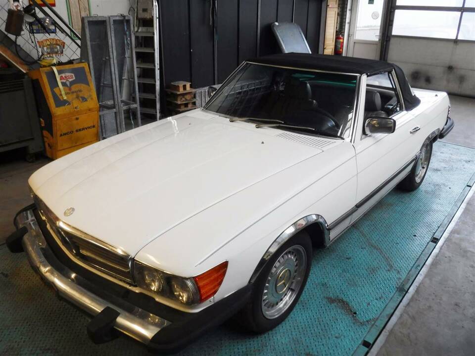 Image 34/49 de Mercedes-Benz 380 SL (1981)