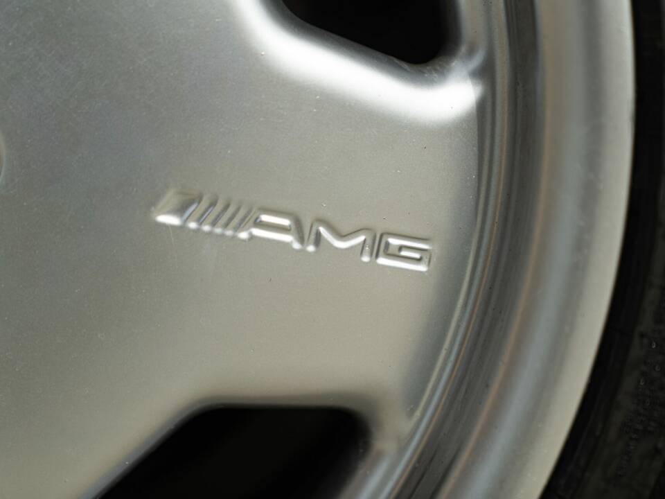 Image 22/50 of Mercedes-Benz C 36 AMG (1995)