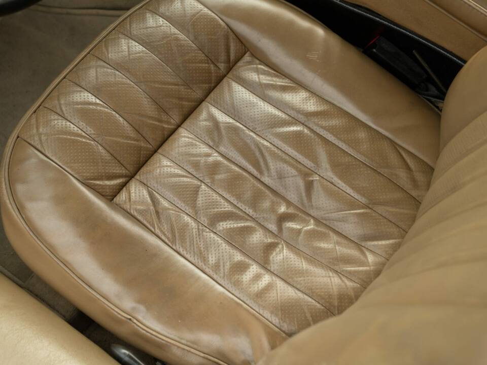 Bild 32/50 von Jaguar E-Type V12 (2+2) (1971)