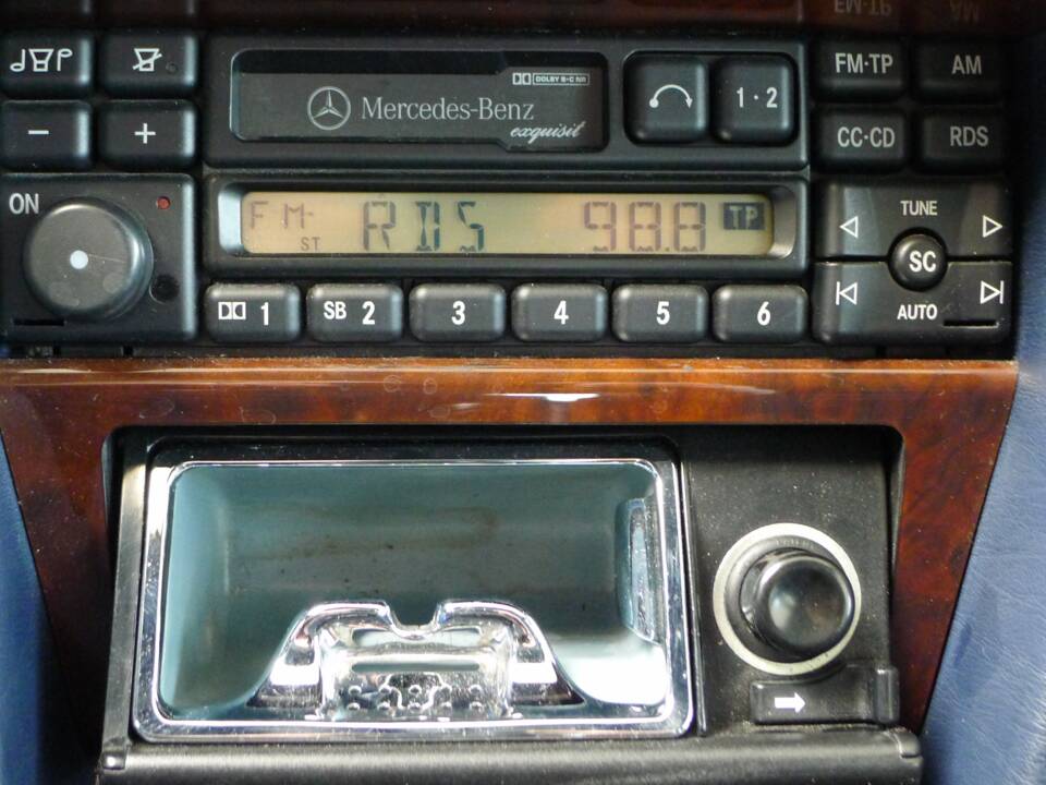 Afbeelding 8/40 van Mercedes-Benz E 420 (1993)