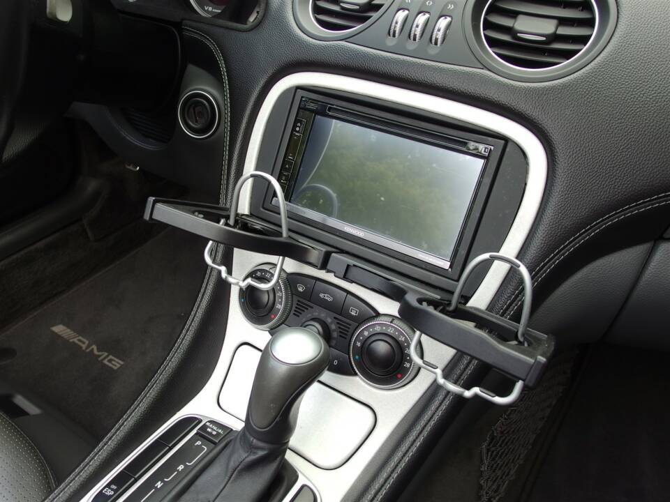 Image 60/97 de Mercedes-Benz SL 55 AMG (2003)
