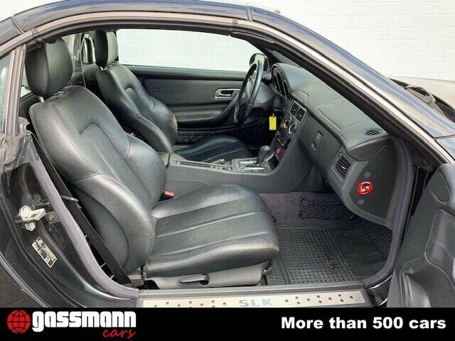 Immagine 13/15 di Mercedes-Benz SLK 230 Kompressor (2000)