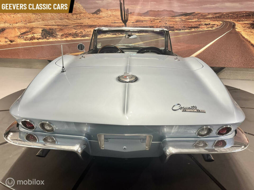 Immagine 18/33 di Chevrolet Corvette Sting Ray Convertible (1966)