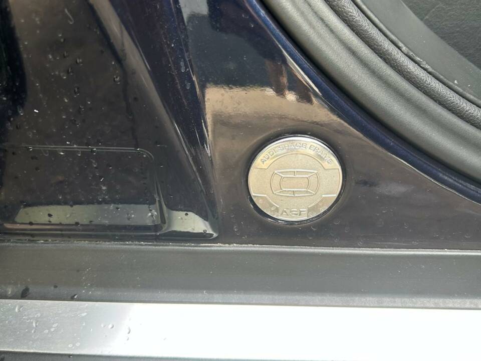Bild 17/25 von Audi A8 4.2 quattro (2001)