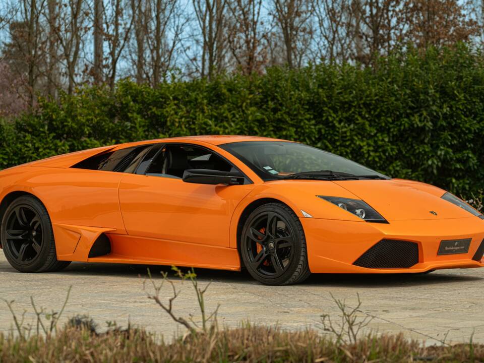 Image 2/50 of Lamborghini Murciélago (2003)