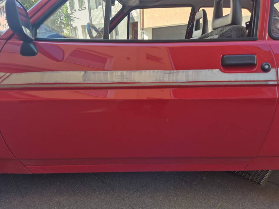 Bild 30/36 von Ford Fiesta 1.6 D (1987)