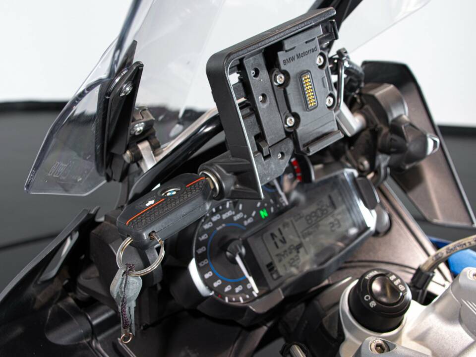 Image 30/50 of BMW DUMMY (2017)