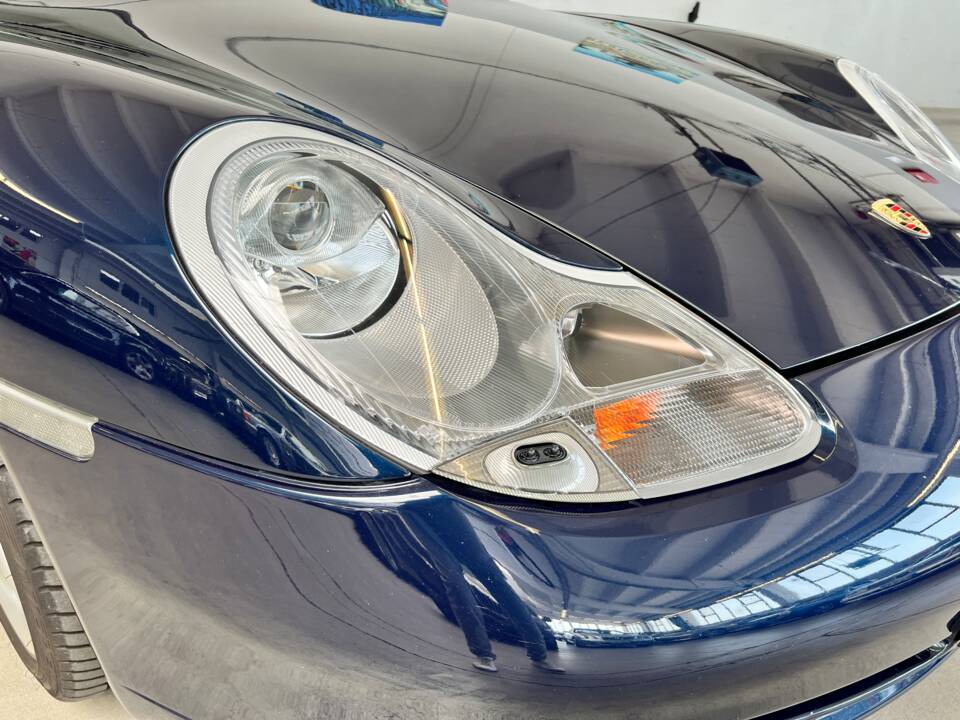 Image 32/44 de Porsche 911 Carrera (2000)