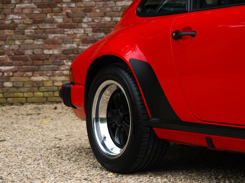 Image 39/50 of Porsche 911 Carrera 3.2 (1988)