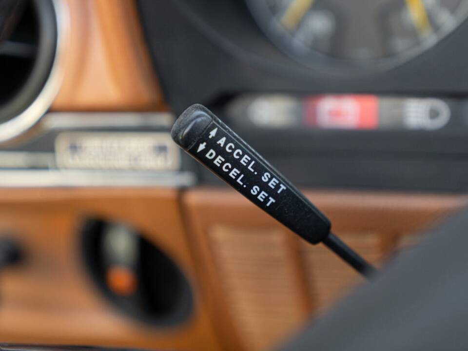 Image 48/50 de Mercedes-Benz 450 SL (1977)
