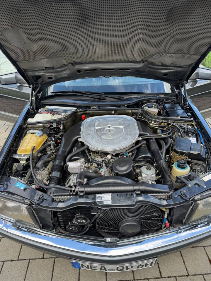 Image 16/26 of Mercedes-Benz 560 SEC (1990)