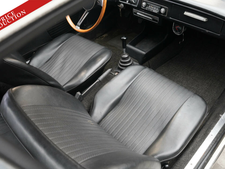 Image 32/50 de BMW 1600 GT (1968)