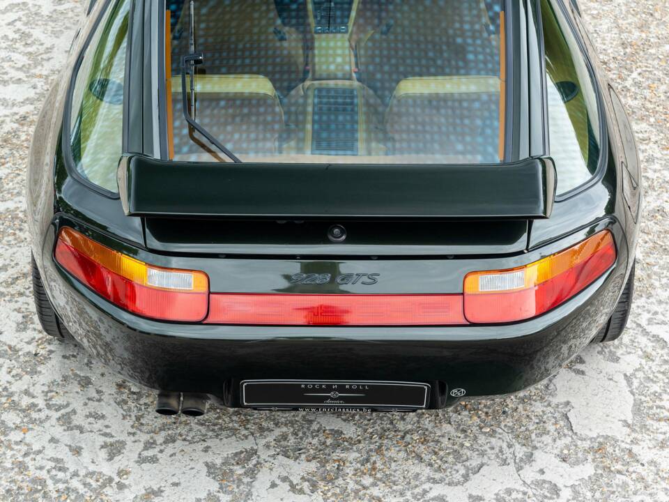 Image 15/30 of Porsche 928 GTS (1993)
