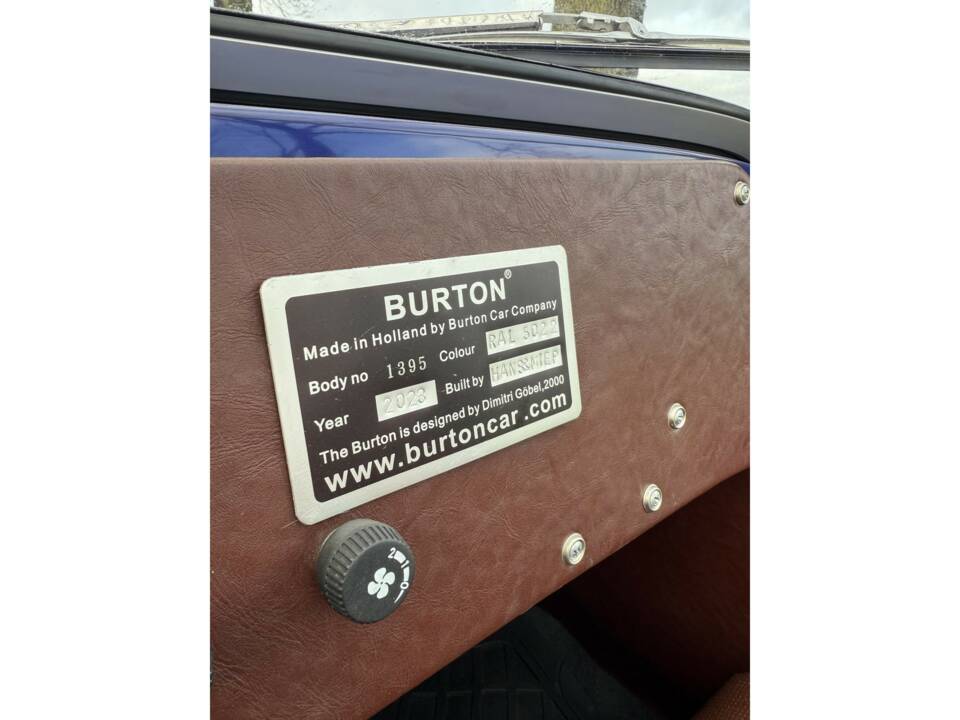 Image 16/17 of Burton Classic (1982)