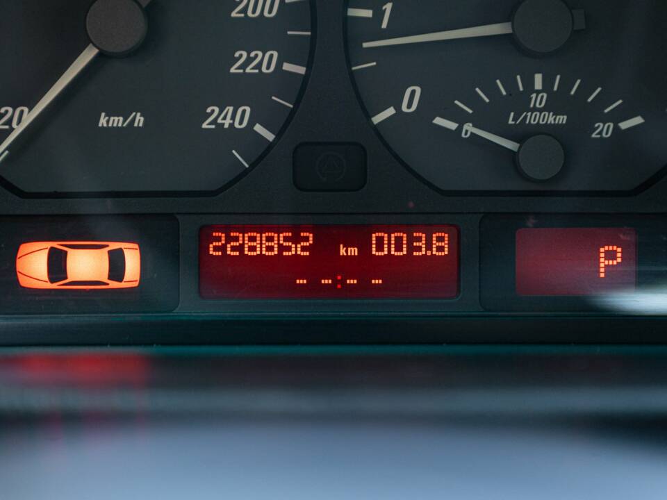 Afbeelding 47/50 van BMW 320Ci (2001)