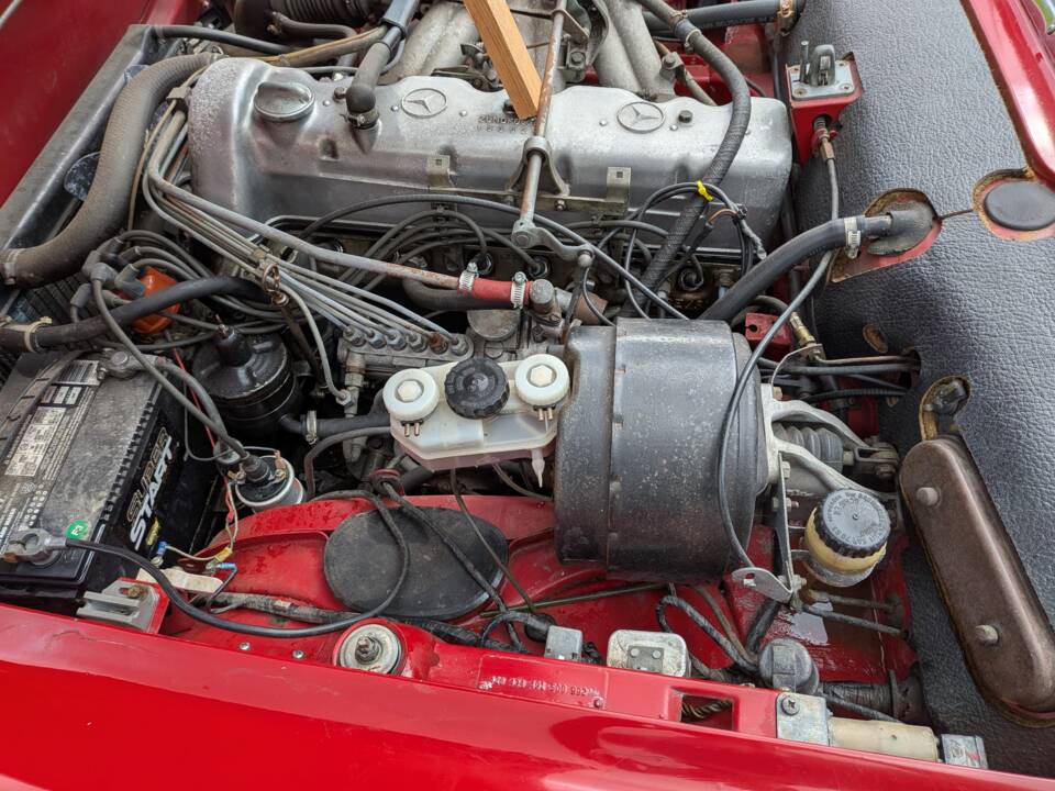 Image 9/18 of Mercedes-Benz 250 SL (1967)