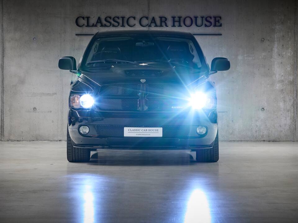 Immagine 3/100 di Dodge Ram SRT 10 (2006)