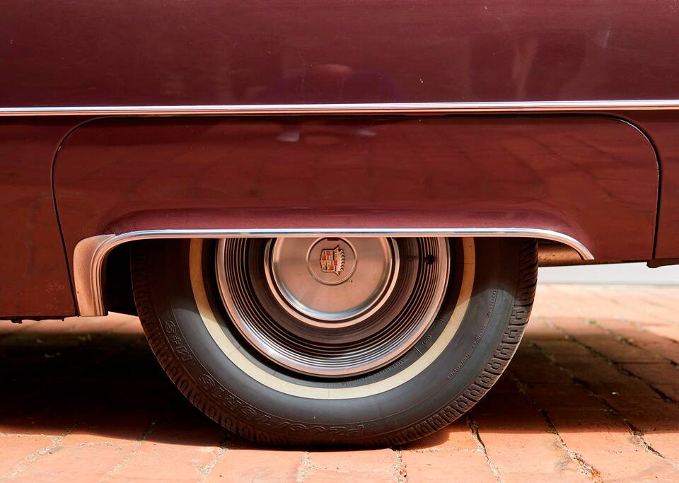 Bild 41/200 von Cadillac Coupe DeVille (1968)