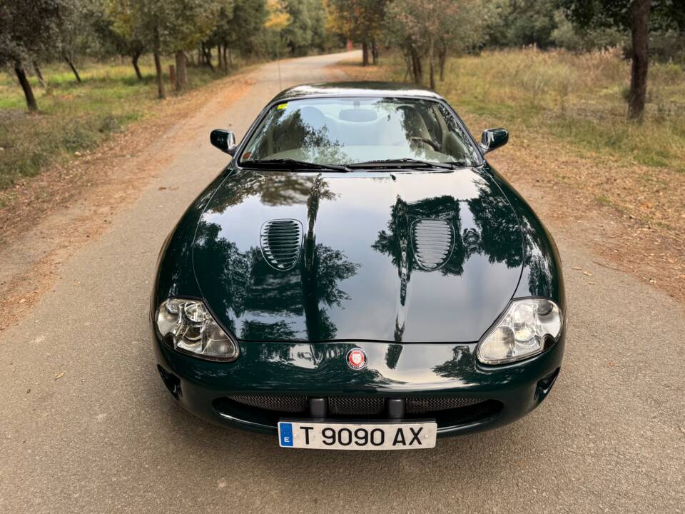 Image 9/40 de Jaguar XKR (1998)