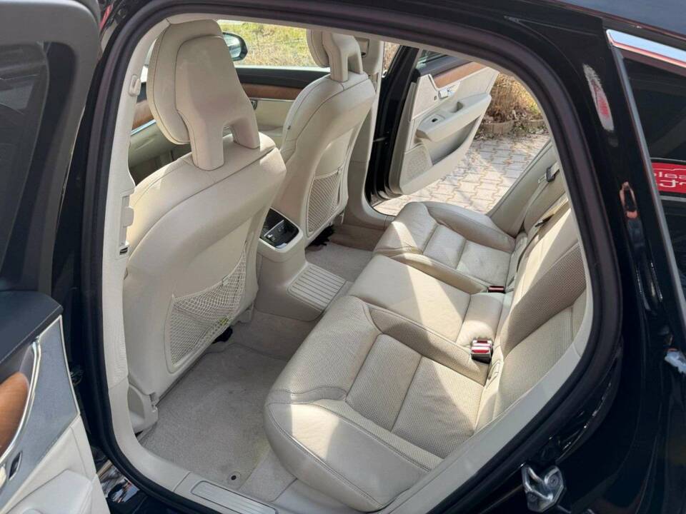 Bild 21/27 von Volvo S90 T8 (2018)