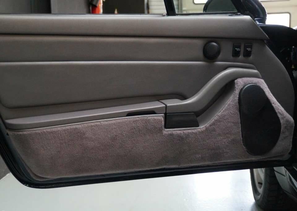 Image 7/50 of Porsche 911 Carrera (1995)