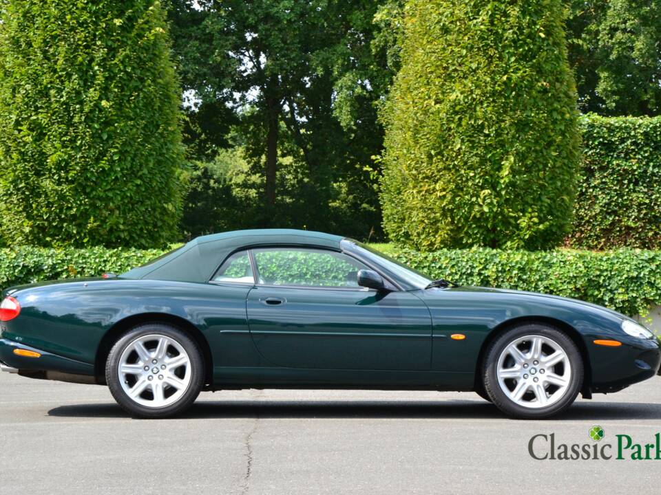 Imagen 20/50 de Jaguar XK8 4.0 (1998)